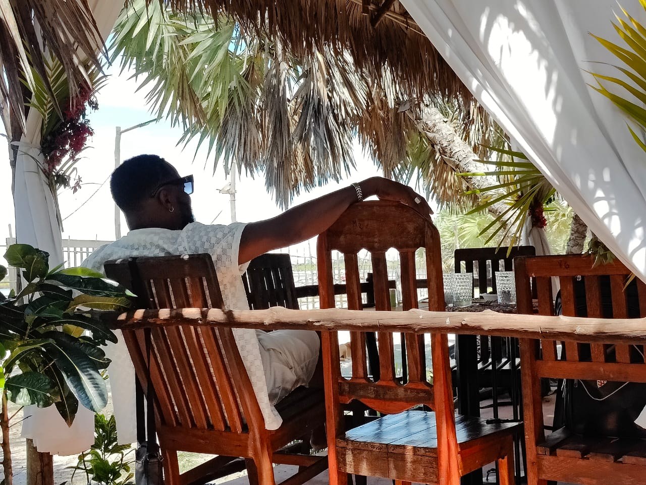 Intérieur tente avec lit